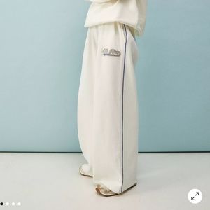 NWOT IETS FRANS WIDE LEG JOGGERS